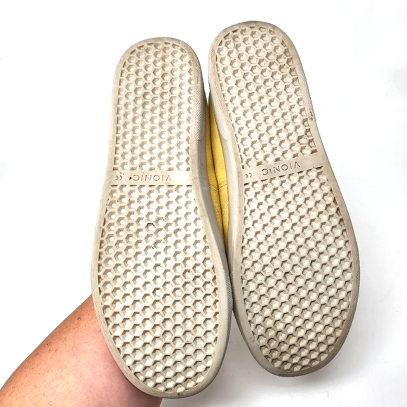 Vionic Jean Suede sneakers - yellow size 9.5 - Picture 9 of 10
